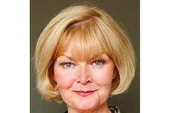 珂瑟·科特里爾(Chrissie Cotterill) 珂瑟·科特里爾(Chrissie Cotterill)
