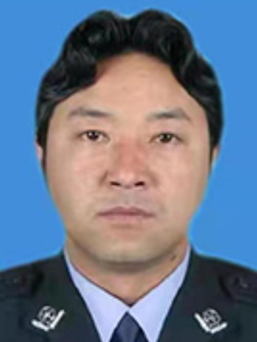 劉永華(四川省甘孜藏族自治州新龍縣人民政府黨組成員、副縣長、公安局局長) 劉永華(四川省甘孜藏族自治州新龍縣人民政府黨組成員、副縣長、公安局局長)