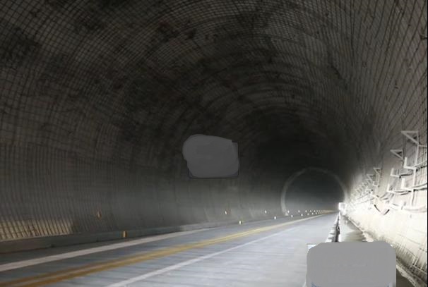 2019年4月下旬派墨農村公路多雄拉隧道內一角