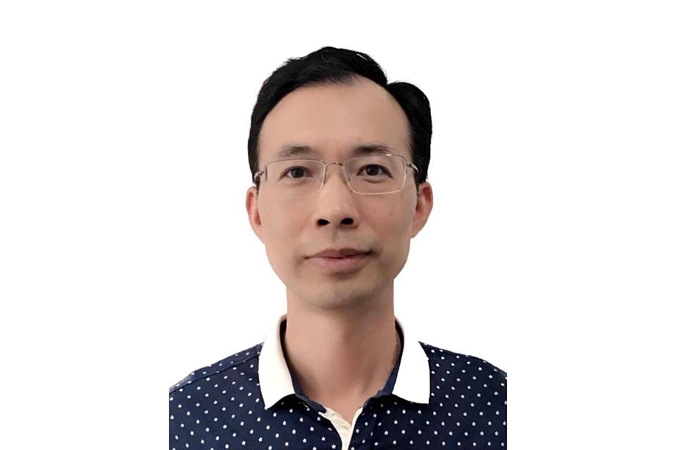 王鐵鋼(湖南師範大學音樂學院黨委書記) 王鐵鋼(湖南師範大學音樂學院黨委書記)
