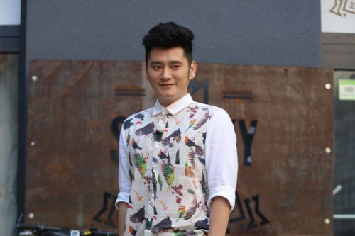 陸捷(《旋風十一人》中的中學體育教師角色) 陸捷(《旋風十一人》中的中學體育教師角色)