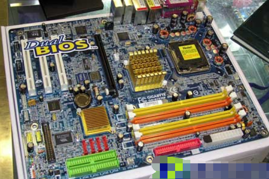技嘉GA-8I915P Duo Pro 技嘉GA-8I915P Duo Pro