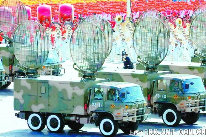 國慶60周年閱兵上的散射通信車