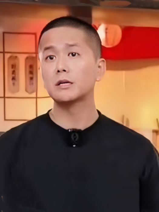 康康(三隻羊旗下主播) 康康(三隻羊旗下主播)