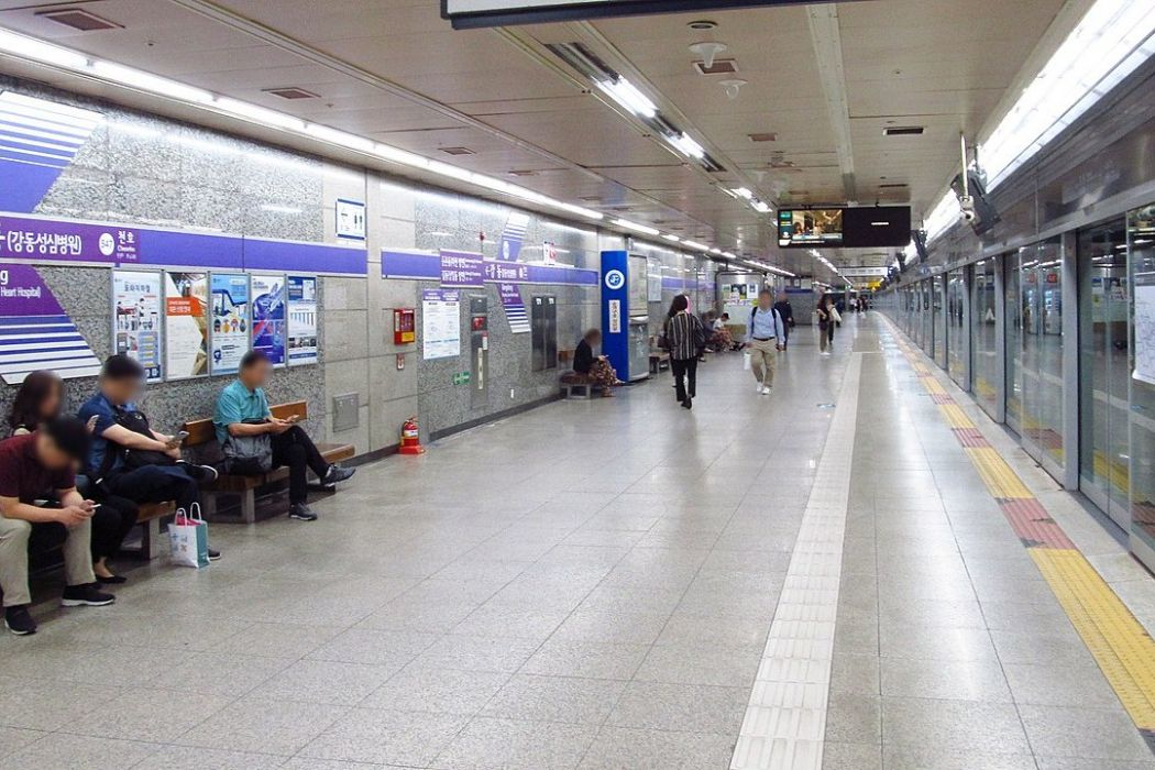 江東站(韓國首爾特別市境內捷運車站) 江東站(韓國首爾特別市境內捷運車站)
