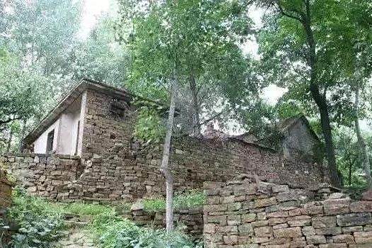 西南峪村(山東省臨沂市費縣馬莊鎮下轄村) 西南峪村(山東省臨沂市費縣馬莊鎮下轄村)