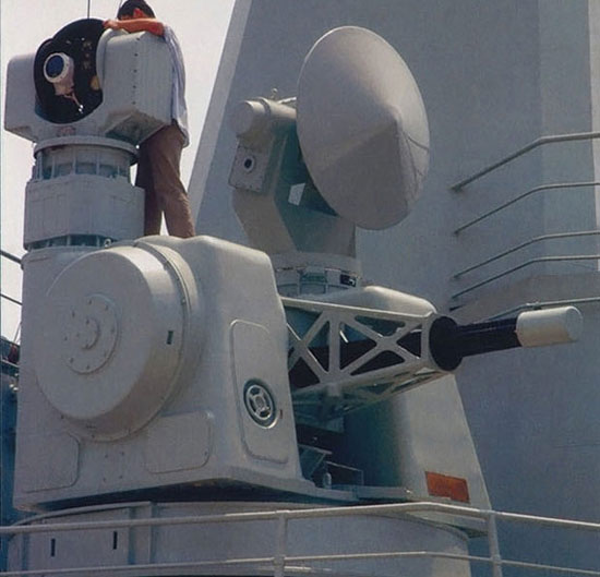 典型的火控雷達與火炮一體艦載武器