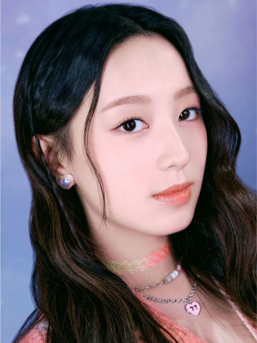 LEXI(女子組合VCHA成員) LEXI(女子組合VCHA成員)