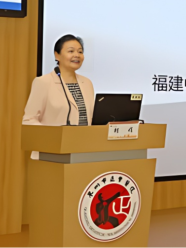胡娟(福建省中藥藥事管理質量控制中心主任,福建中醫藥大學附屬第二人民醫院教授) 胡娟(福建省中藥藥事管理質量控制中心主任,福建中醫藥大學附屬第二人民醫院教授)