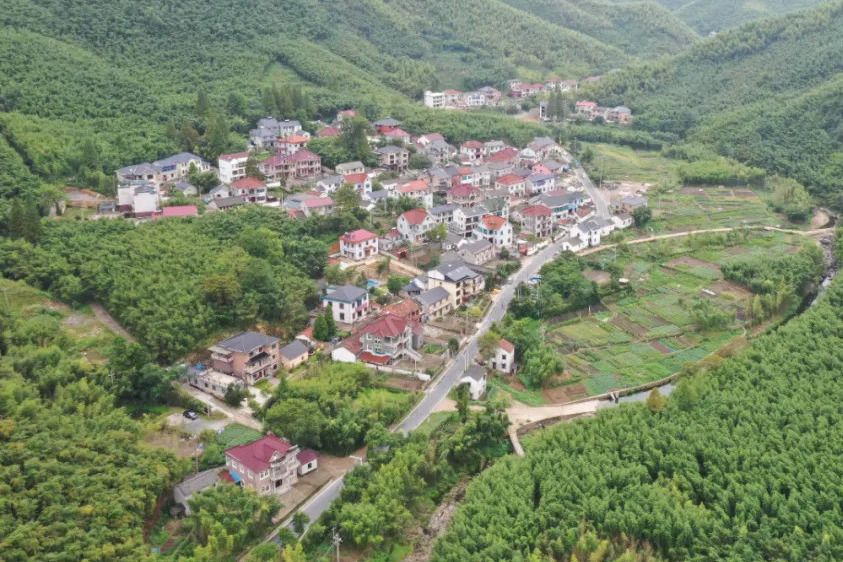 南路村(浙江省湖州市德清縣莫乾山鎮下轄村) 南路村(浙江省湖州市德清縣莫乾山鎮下轄村)