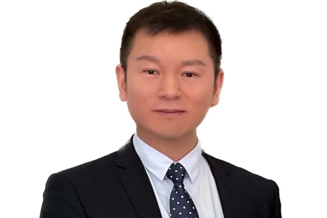 岳華(國家級造型師、中國聯合國採購促進會副會長) 岳華(國家級造型師、中國聯合國採購促進會副會長)