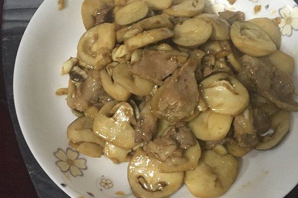 雞肉炒鮮菇 雞肉炒鮮菇
