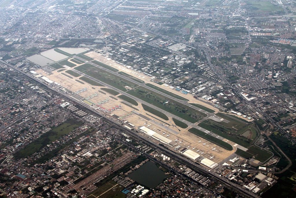 鳥瞰廊曼國際機場