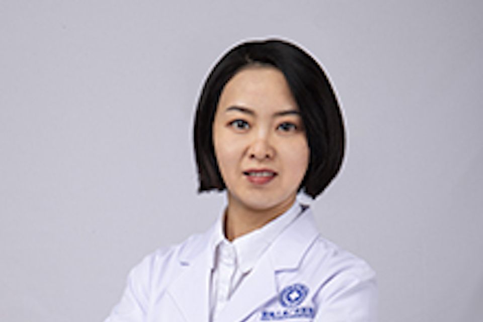 何銀春(前海人壽廣州總醫院放射科主治醫生)