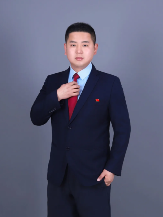 張文龍(臨汾漢德職業高級中學校長) 張文龍(臨汾漢德職業高級中學校長)