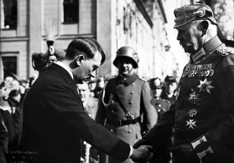1933年與希特勒