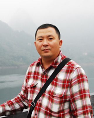 趙經武(長春書畫院專業畫家,吉林省美術家協會副主席) 趙經武(長春書畫院專業畫家,吉林省美術家協會副主席)