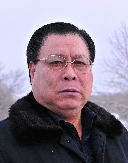 鵬鳴(學者、詩人、教授) 鵬鳴(學者、詩人、教授)