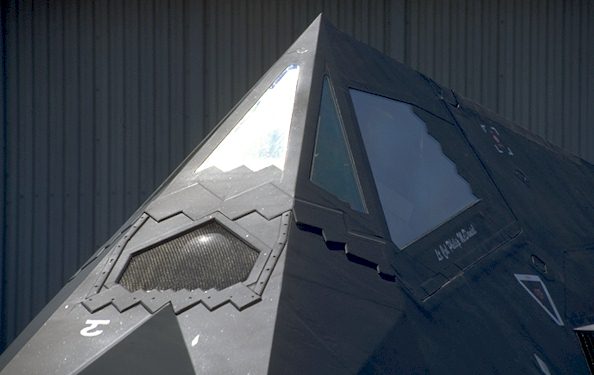 F-117A 的前視紅外轉塔
