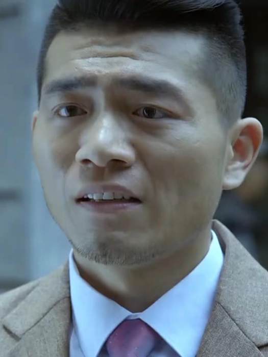 大奎(抗戰劇《手槍隊》中的角色,由李振飾演) 大奎(抗戰劇《手槍隊》中的角色,由李振飾演)