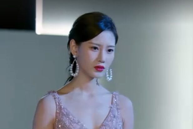任清妍(都市愛情劇《眼裡餘光都是你》中的女性角色) 任清妍(都市愛情劇《眼裡餘光都是你》中的女性角色)