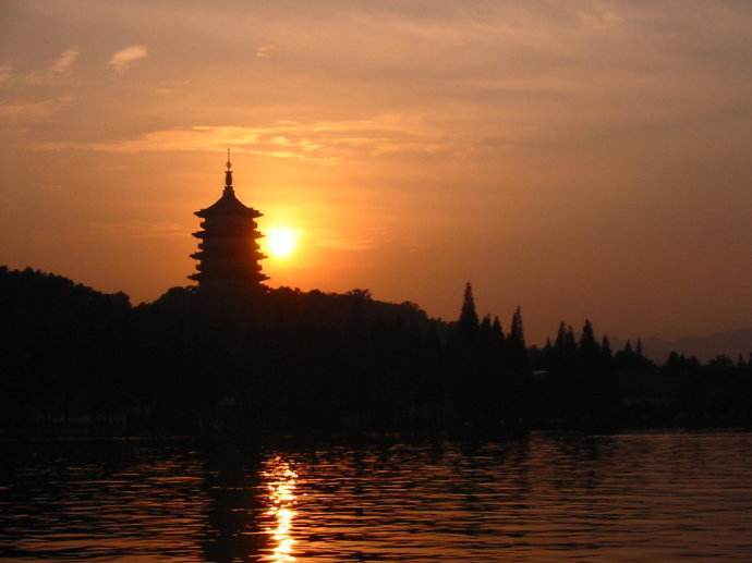 古塔夕陽 古塔夕陽