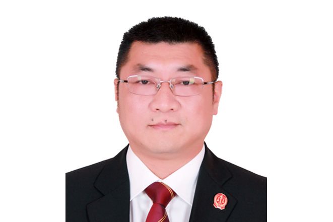 周忠平(江西省上饒市中級人民法院黨組成員、執行局局長) 周忠平(江西省上饒市中級人民法院黨組成員、執行局局長)