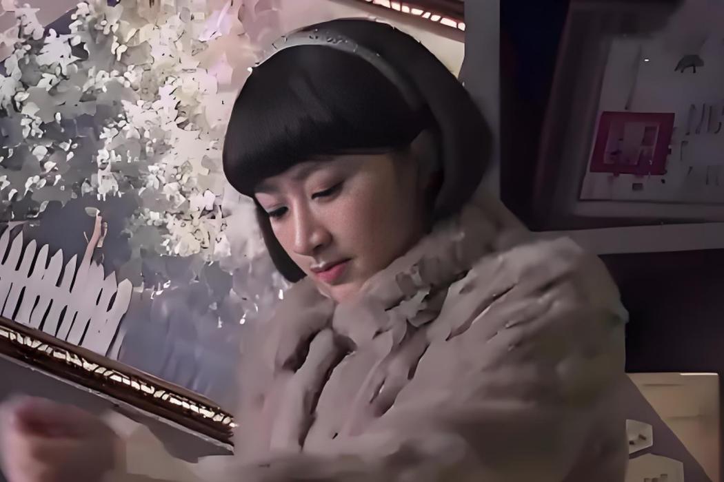 楊小曼(《紅色通道》中的虛構革命女性角色) 楊小曼(《紅色通道》中的虛構革命女性角色)