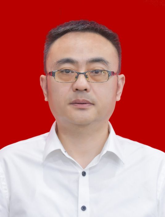 張和平(宜賓市商務局黨組成員、機關黨委書記) 張和平(宜賓市商務局黨組成員、機關黨委書記)