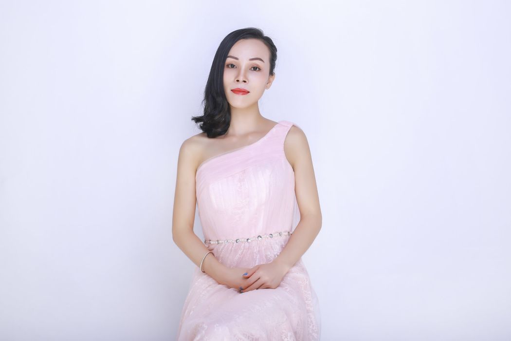 莫涵涵 莫涵涵