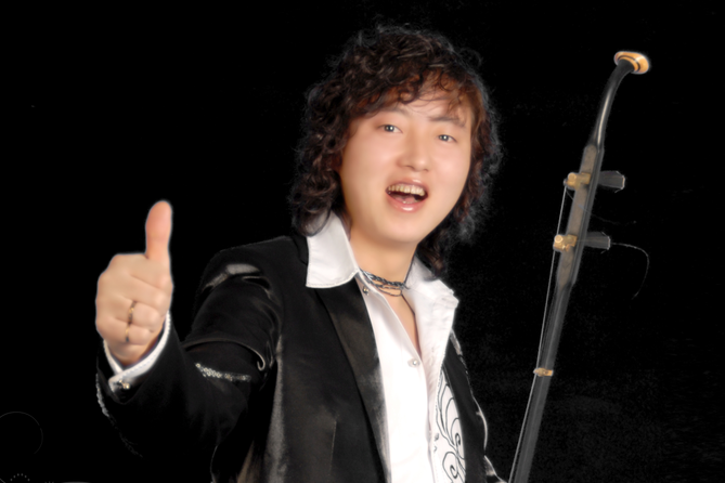 逸飛(蔬菜樂隊創始人) 逸飛(蔬菜樂隊創始人)