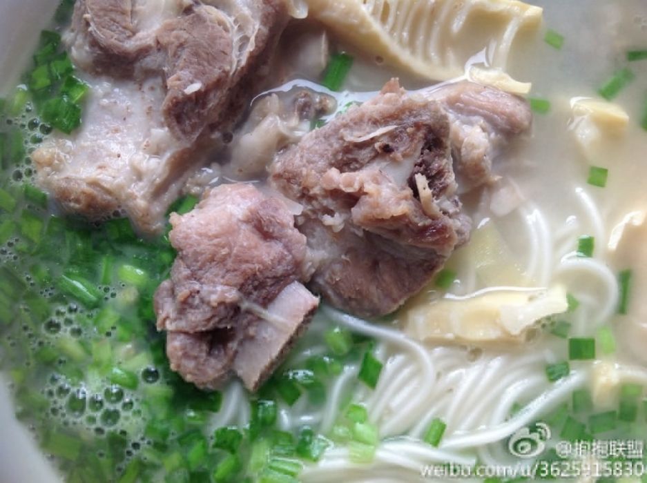 排骨春筍面 排骨春筍面