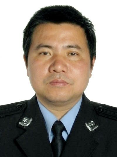 胡德進(休寧縣公安局黨委委員、副局長) 胡德進(休寧縣公安局黨委委員、副局長)
