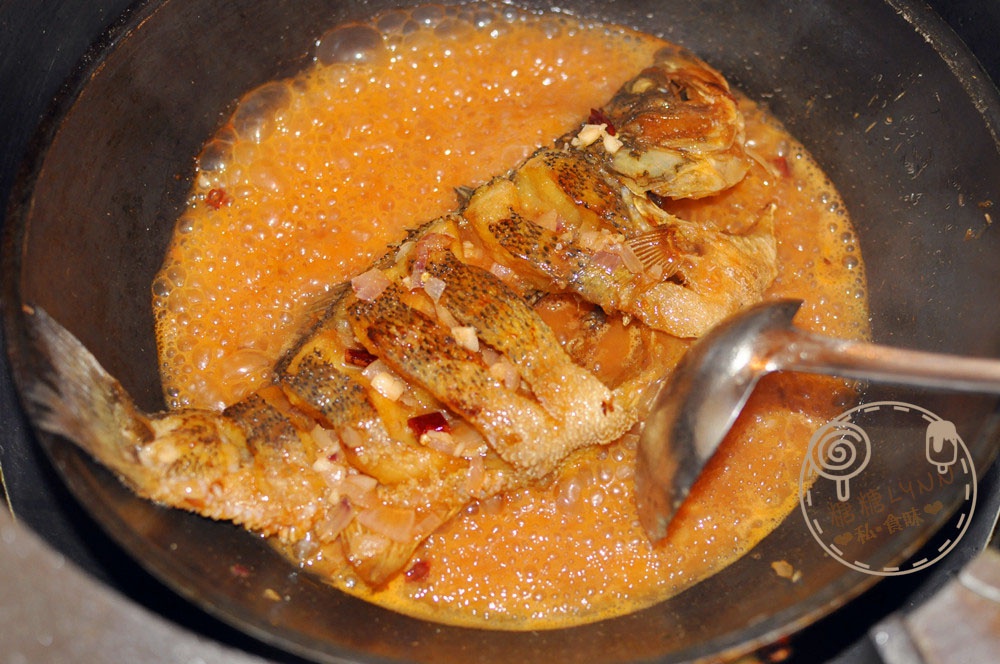 泰式辣椒醬燜燒鱸魚