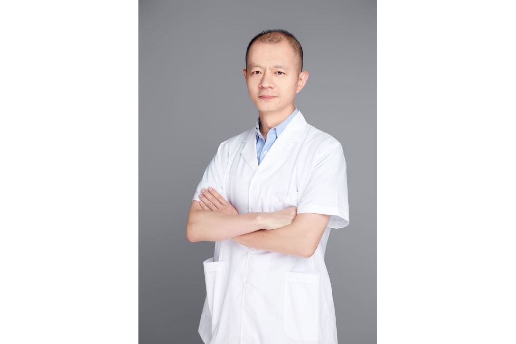 李榮群(浙江中醫藥大學教授、全國中醫臨床優秀人才) 李榮群(浙江中醫藥大學教授、全國中醫臨床優秀人才)