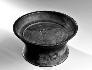省博物館館藏文物——西沙北礁出水銅盤器座