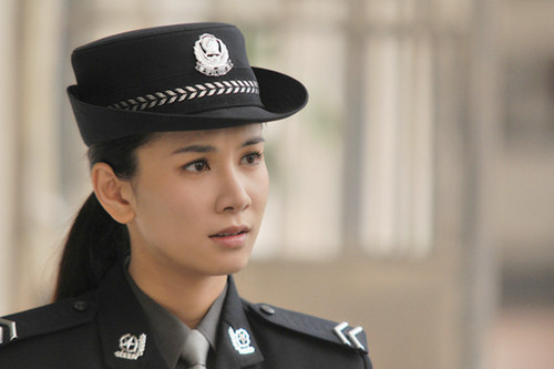何雨桐(電視劇《營盤鎮警事》中的角色) 何雨桐(電視劇《營盤鎮警事》中的角色)