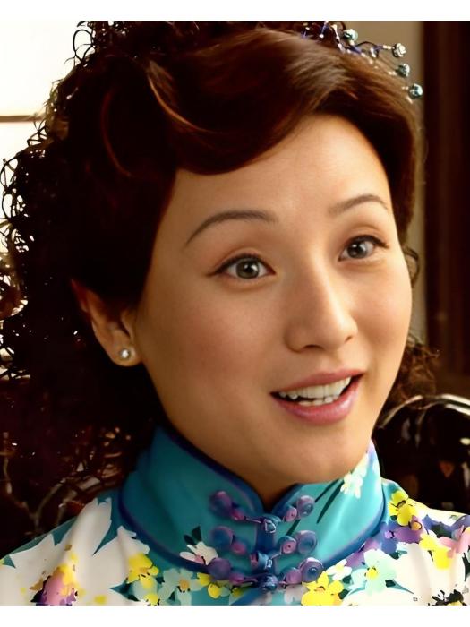 媚娘(電視電影《隨風而去》中的女性角色,由孔琳飾演。) 媚娘(電視電影《隨風而去》中的女性角色,由孔琳飾演。)