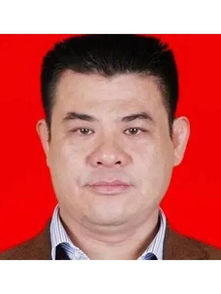 黃子敬(東莞塘廈鎮石潭埔社區原黨委書記、原居委會主任) 黃子敬(東莞塘廈鎮石潭埔社區原黨委書記、原居委會主任)