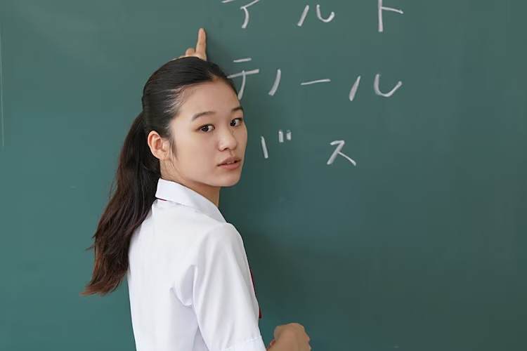 櫻井唯(電影《重寫》中的角色) 櫻井唯(電影《重寫》中的角色)