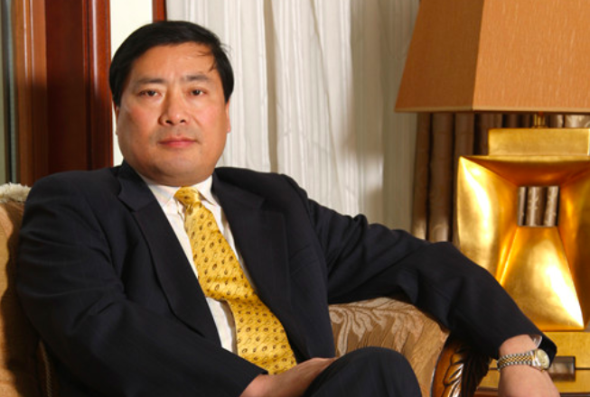 丁峰(江蘇省政協委員、信利博物館創始人、信利投資集團董事長) 丁峰(江蘇省政協委員、信利博物館創始人、信利投資集團董事長)
