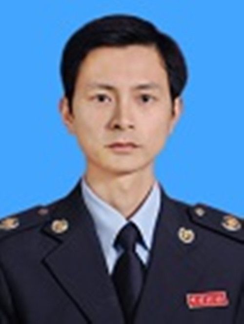 黃澤偉(國家稅務總局揭西縣稅務局副局長) 黃澤偉(國家稅務總局揭西縣稅務局副局長)