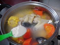 粟米紅蘿蔔煲雞湯