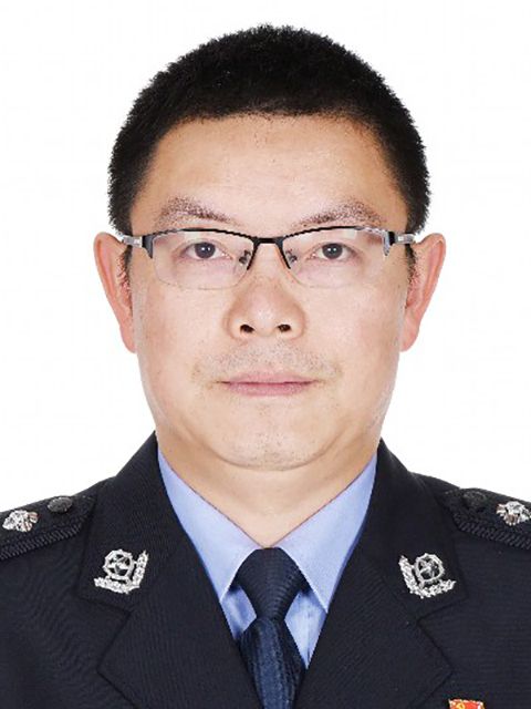 張玉帆(四川省瀘州市公安局黨委副書記、常務副局長) 張玉帆(四川省瀘州市公安局黨委副書記、常務副局長)