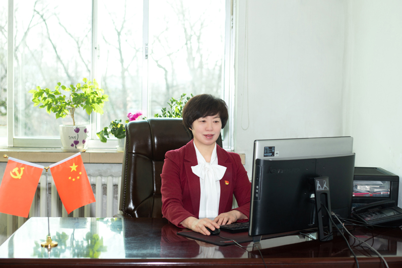 李玉傑(黑龍江工業學院工會主席、副校長) 李玉傑(黑龍江工業學院工會主席、副校長)