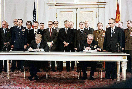 1979年美國卡特總統簽訂SALT