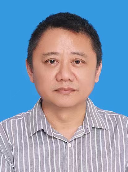 李琪(安徽省蕪湖市重點工程建設處黨組成員、總工程師) 李琪(安徽省蕪湖市重點工程建設處黨組成員、總工程師)