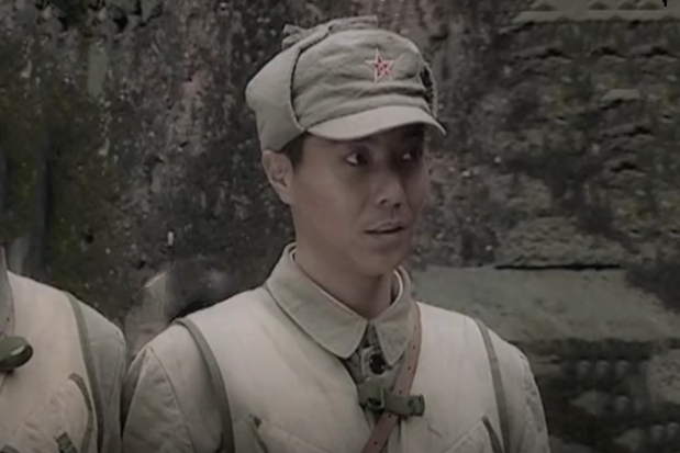 李慶柱(戰爭劇《戰士》中的偵察連戰士角色) 李慶柱(戰爭劇《戰士》中的偵察連戰士角色)