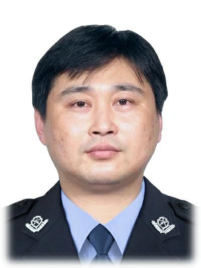 張勁松(遼寧省錦州市北鎮市政府副市長、市公安局黨委書記、局長) 張勁松(遼寧省錦州市北鎮市政府副市長、市公安局黨委書記、局長)