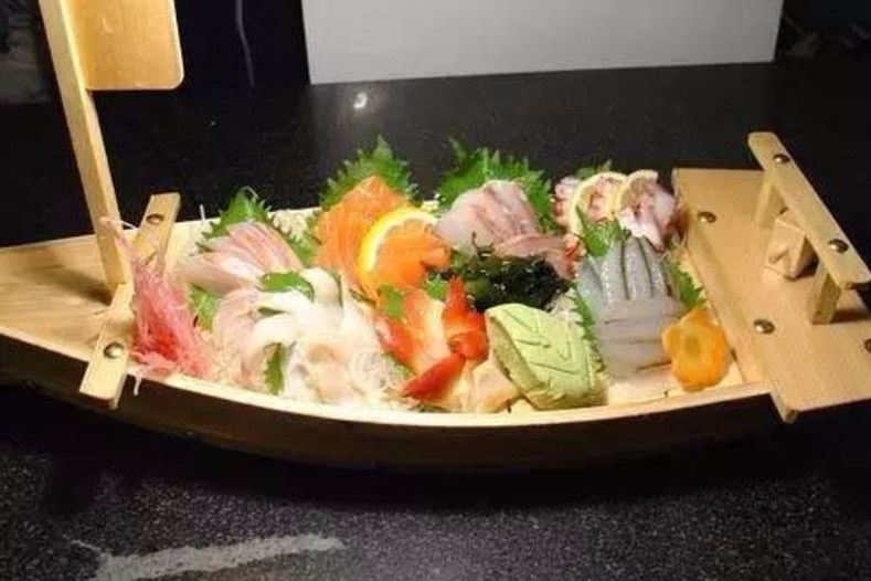 生魚色拉 生魚色拉